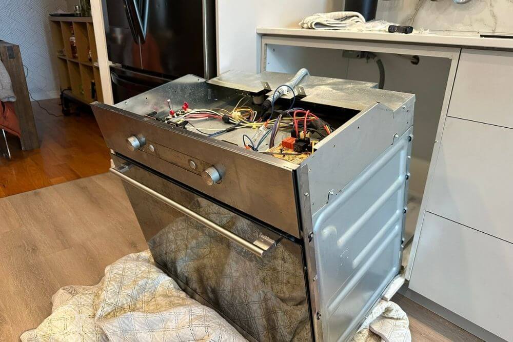 Oven repair service in Belmont