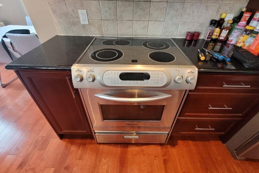 Stove and range repair technicians in Cornelius
